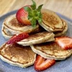 banana oat pancakes