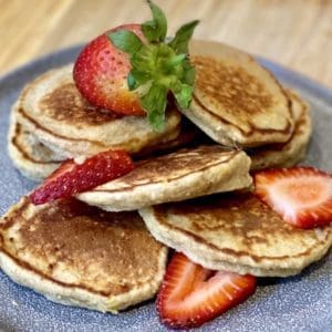 banana oat pancakes