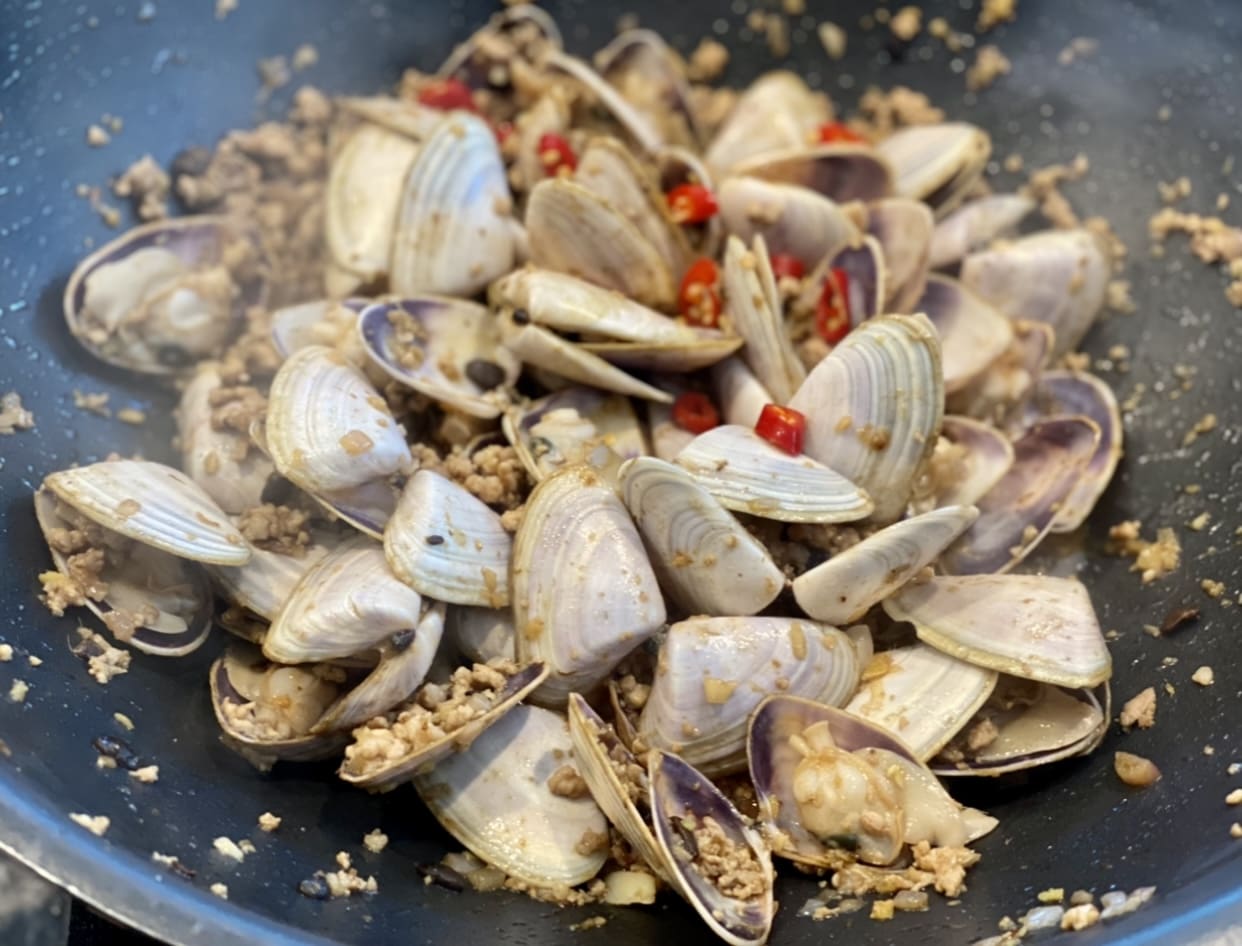 Pork and Clams Chinese Stir fry