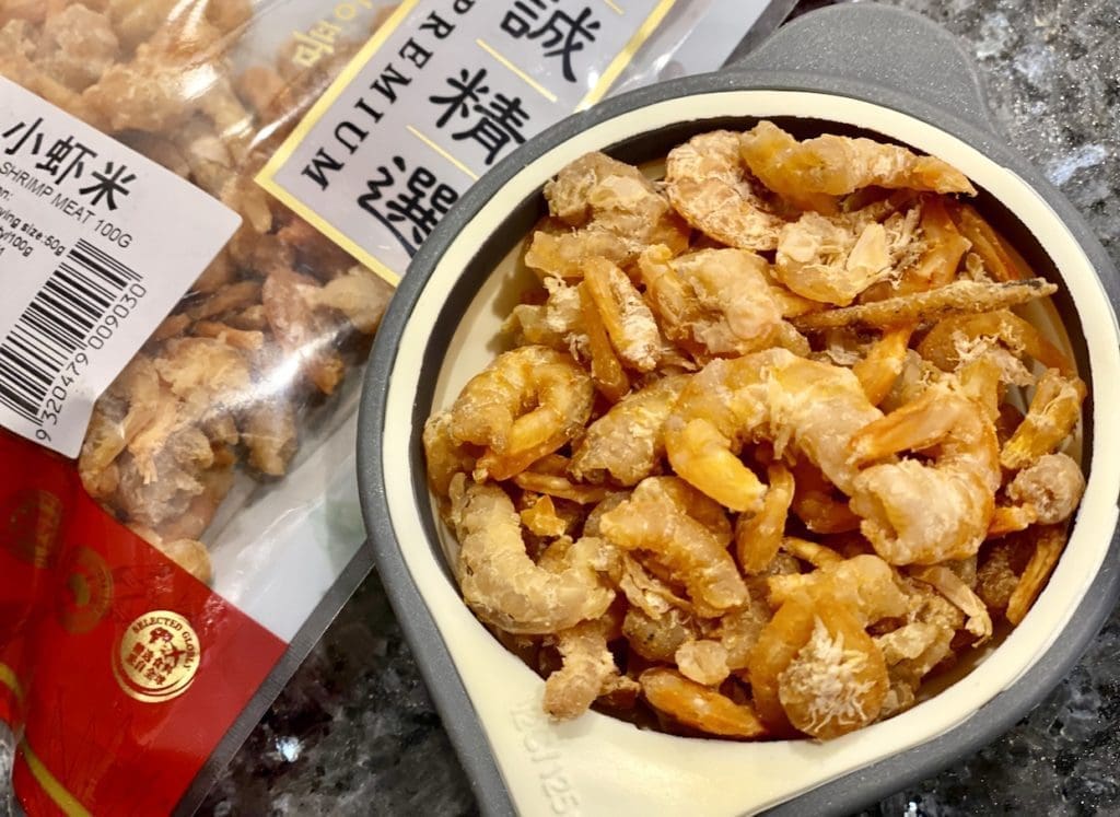 preparing the prawns