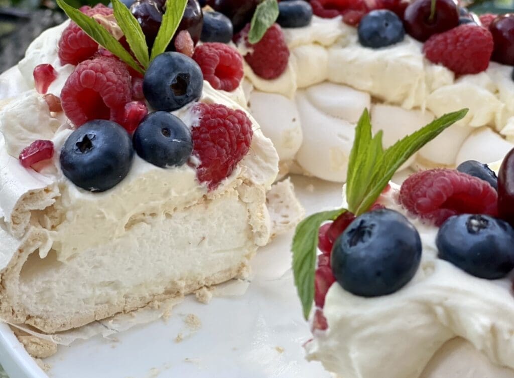 Christmas Pavlova Wreath