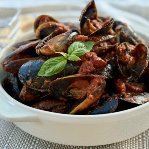 Mussels in Spicy Tomato Sauce