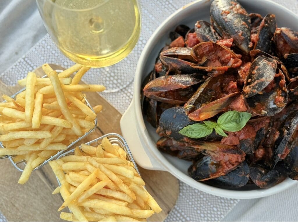 Mussels in Spicy Tomato Sauce